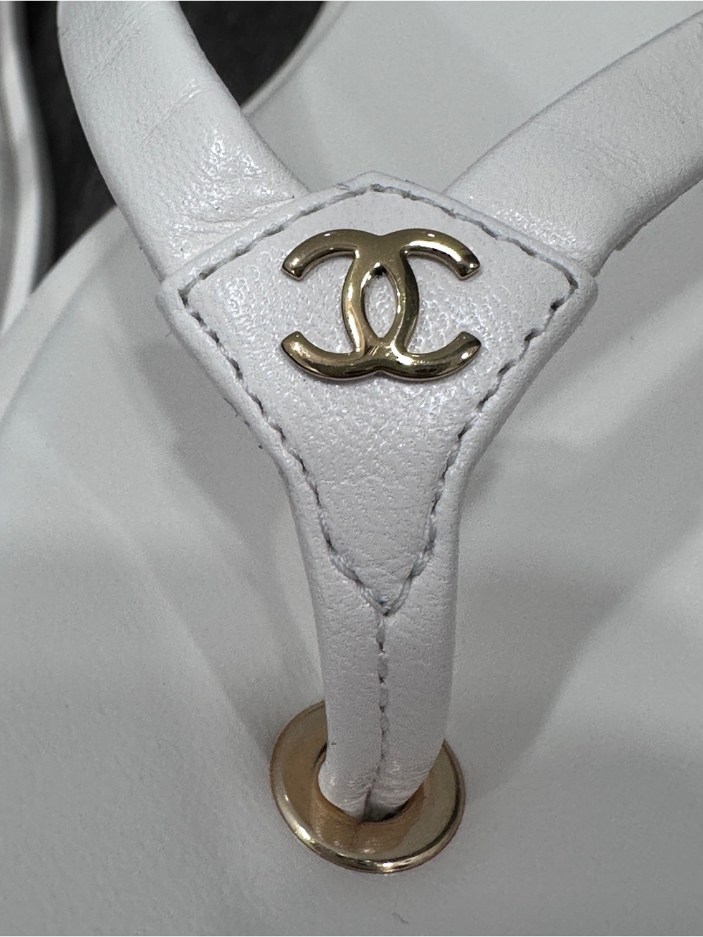 2026 CHANEL IVORY MILKY WHITE leather GOLD CC Logo FLIP FLOP Slides Sandals 36.5 - Picture 8 of 16